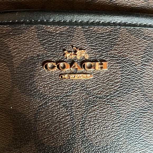 Like new coach cross body - Picture 2 of 4